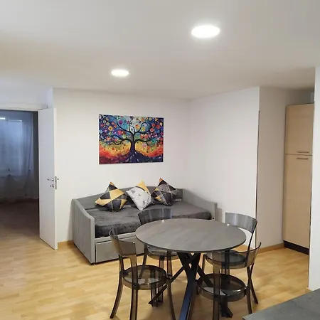 Apartment Sake' *